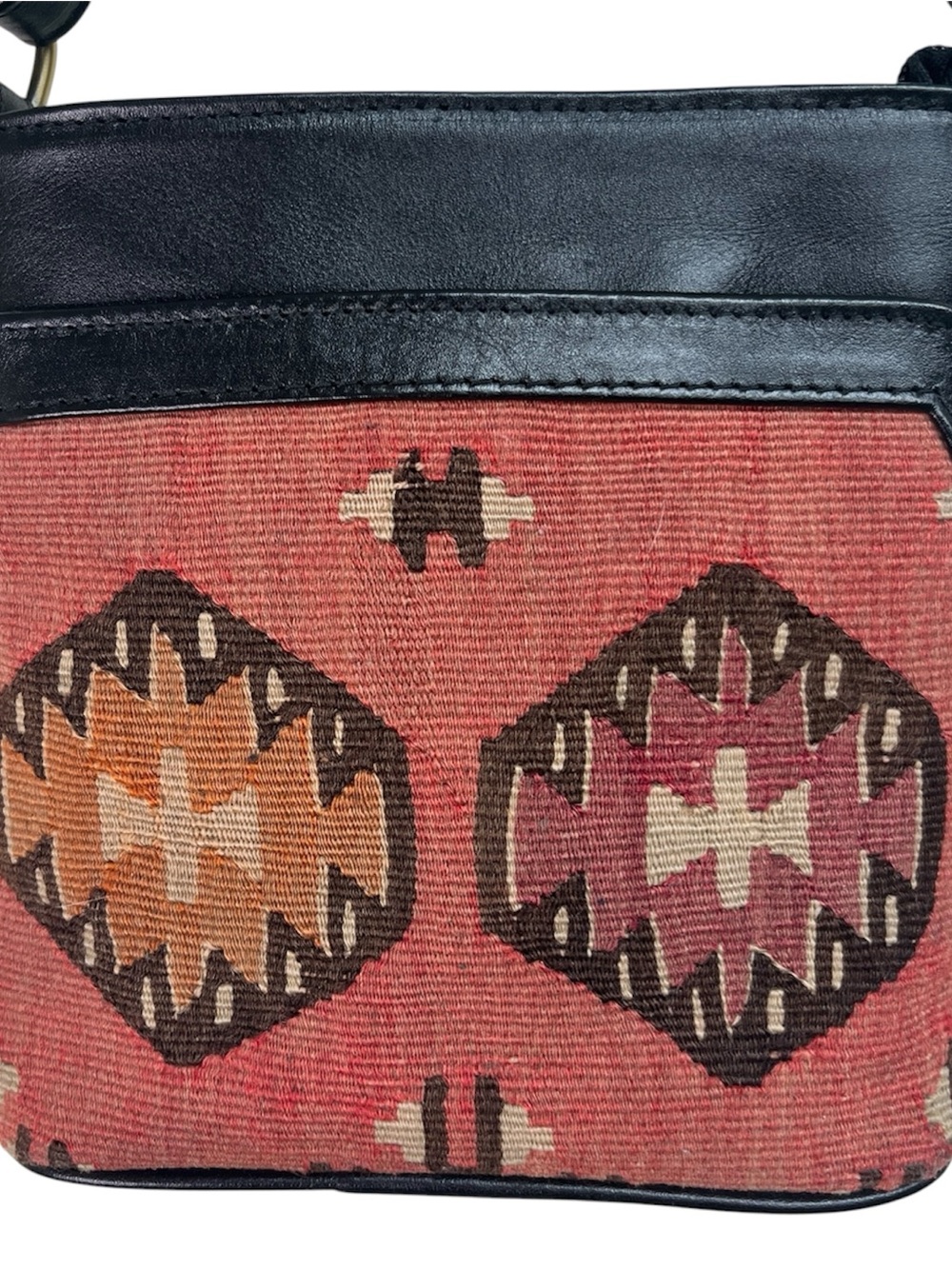 VTG Kilim Tapestry Leather Wool Crossbody Bucket Bag Aztec Turkish Zip Pockets